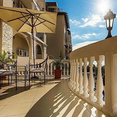 Resort The Cliff