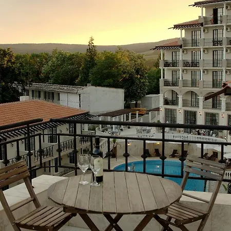 Üdülőközpont The Cliff 4*